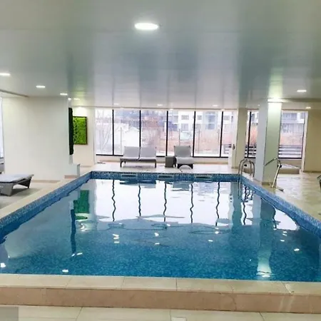 Azizi & Luxury 20m De Plaja Apartment