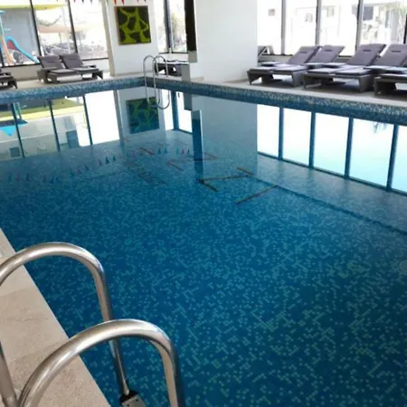Apartment Azizi & Luxury 20m De Plaja