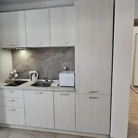 Apartman Azizi & Luxury 20m De Plaja Năvodari