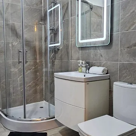 Azizi & Luxury 20m De Plaja Apartment Navodari