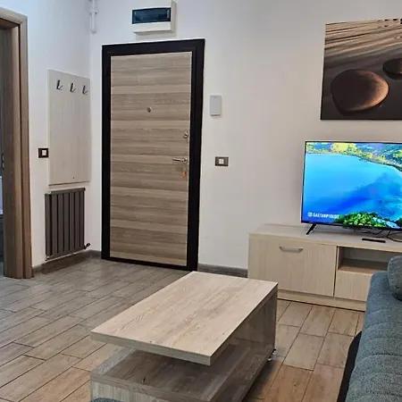 Azizi & Luxury 20m De Plaja Apartman *