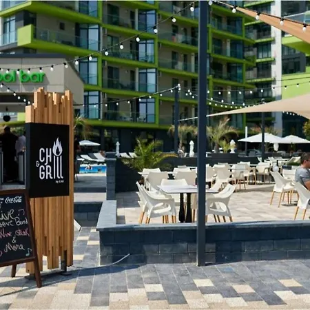 Azizi & Luxury 20m De Plaja Apartman *